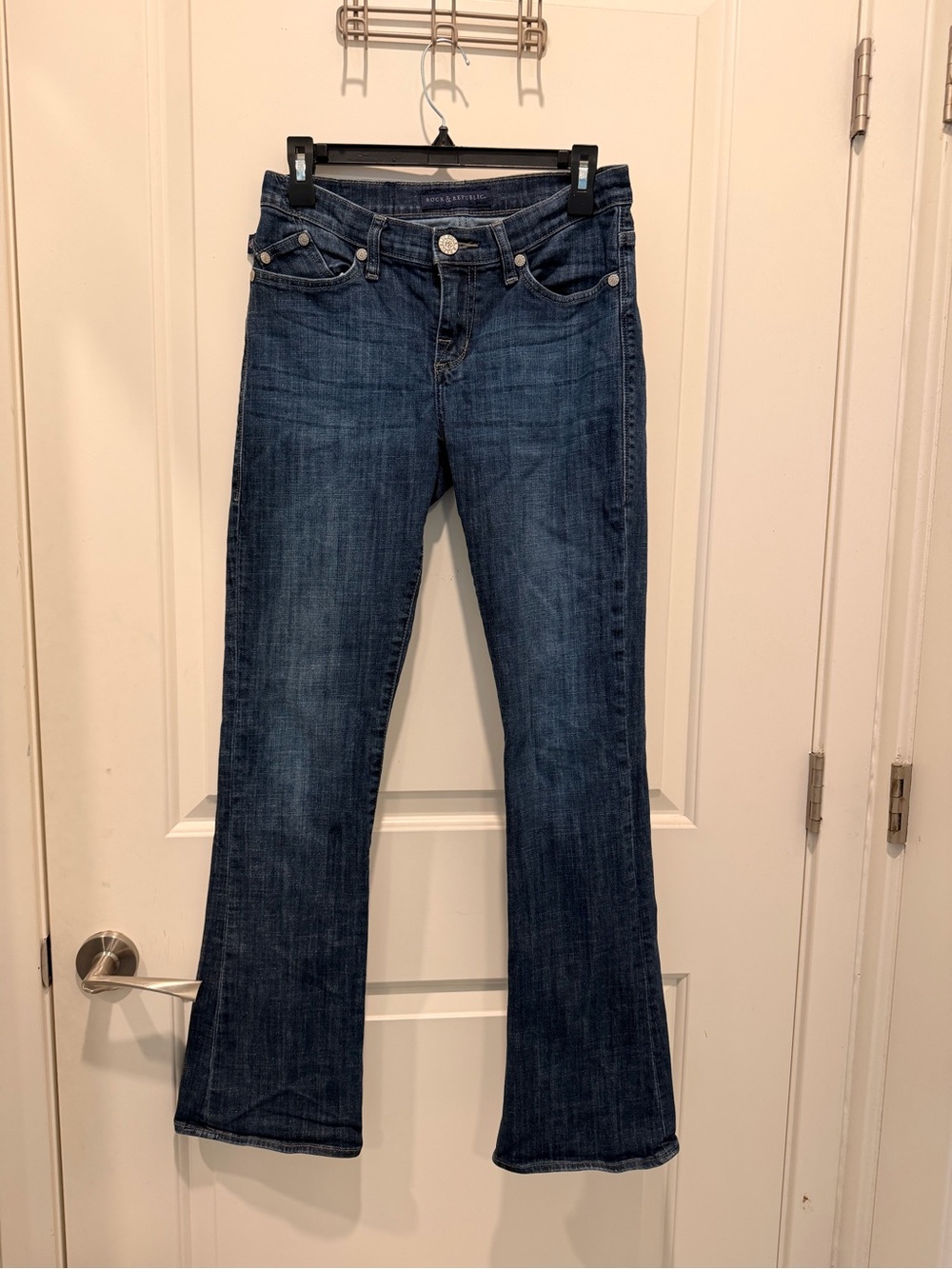 Rock & Republic Kasandra
Jeans Size 8 M Blue Denim
Bootcut